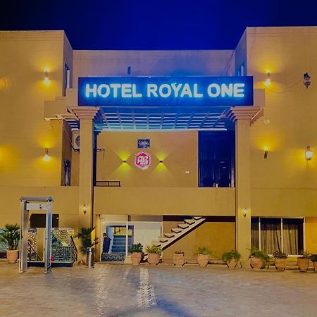 Hotel Royal One Multan Dış mekan fotoğraf