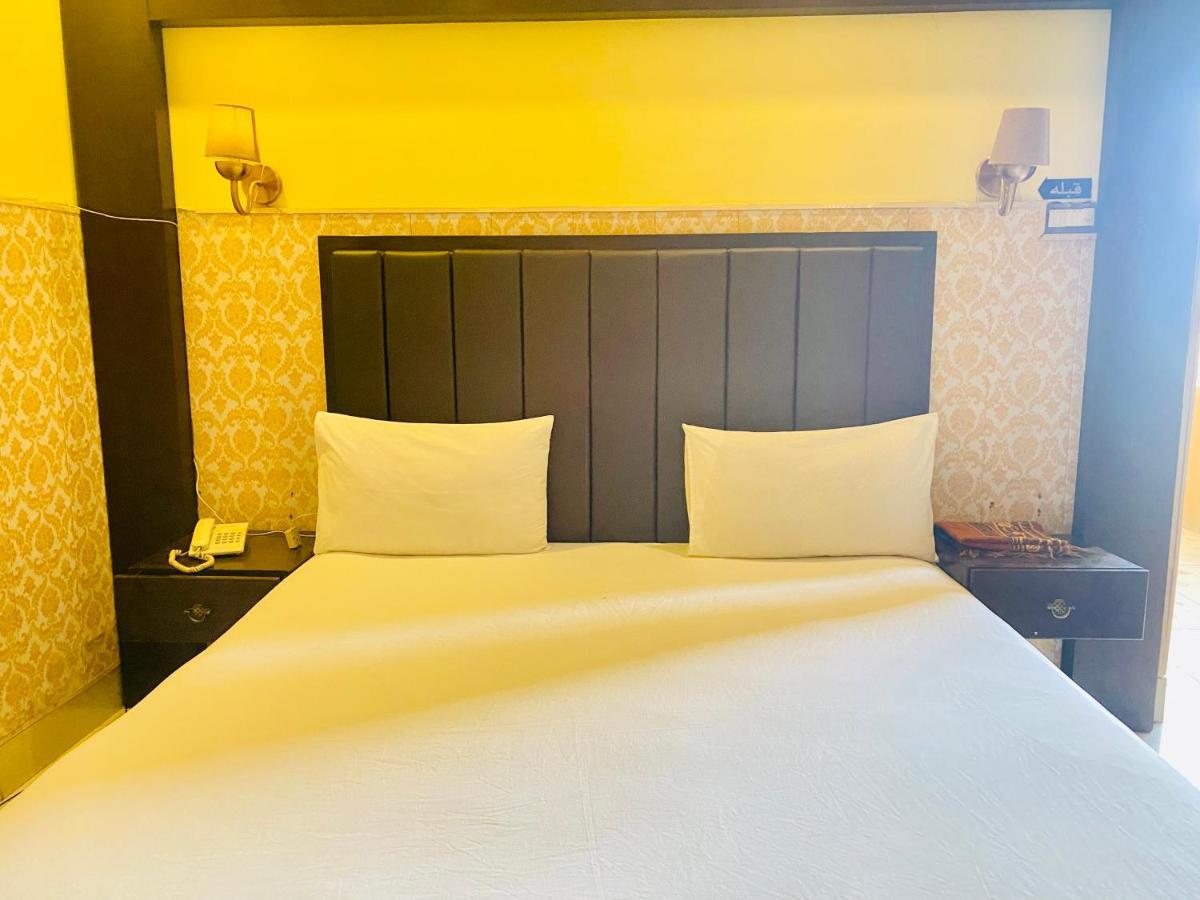 Hotel Royal One Multan Dış mekan fotoğraf