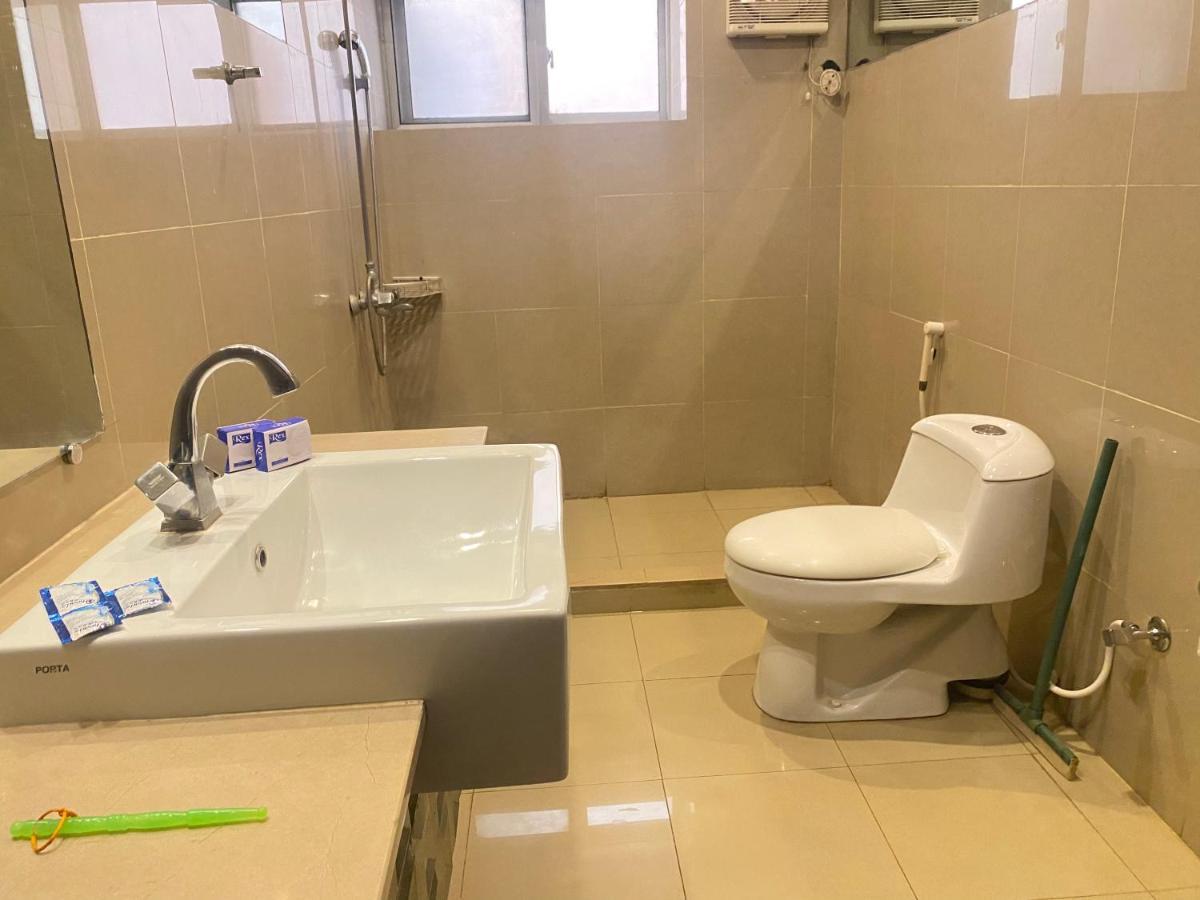 Hotel Royal One Multan Dış mekan fotoğraf