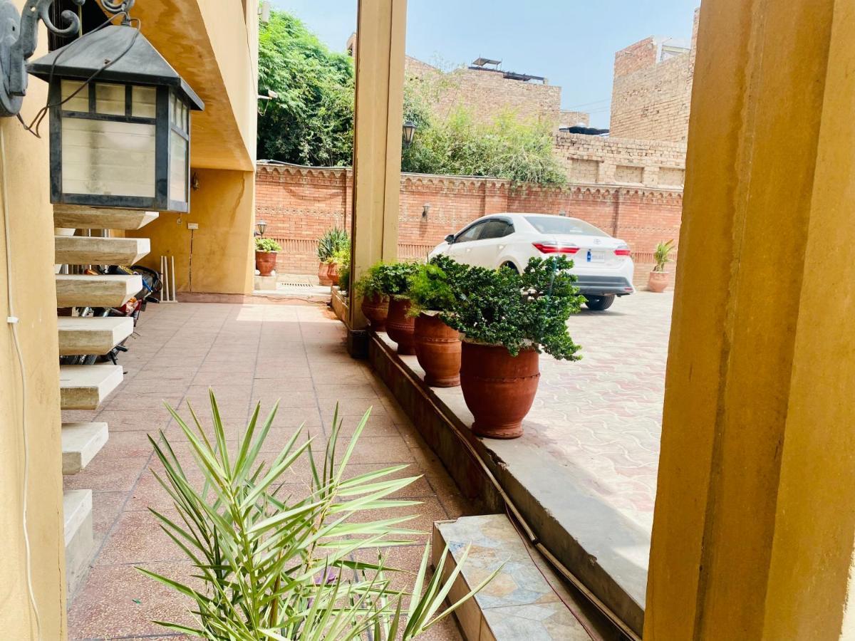 Hotel Royal One Multan Dış mekan fotoğraf