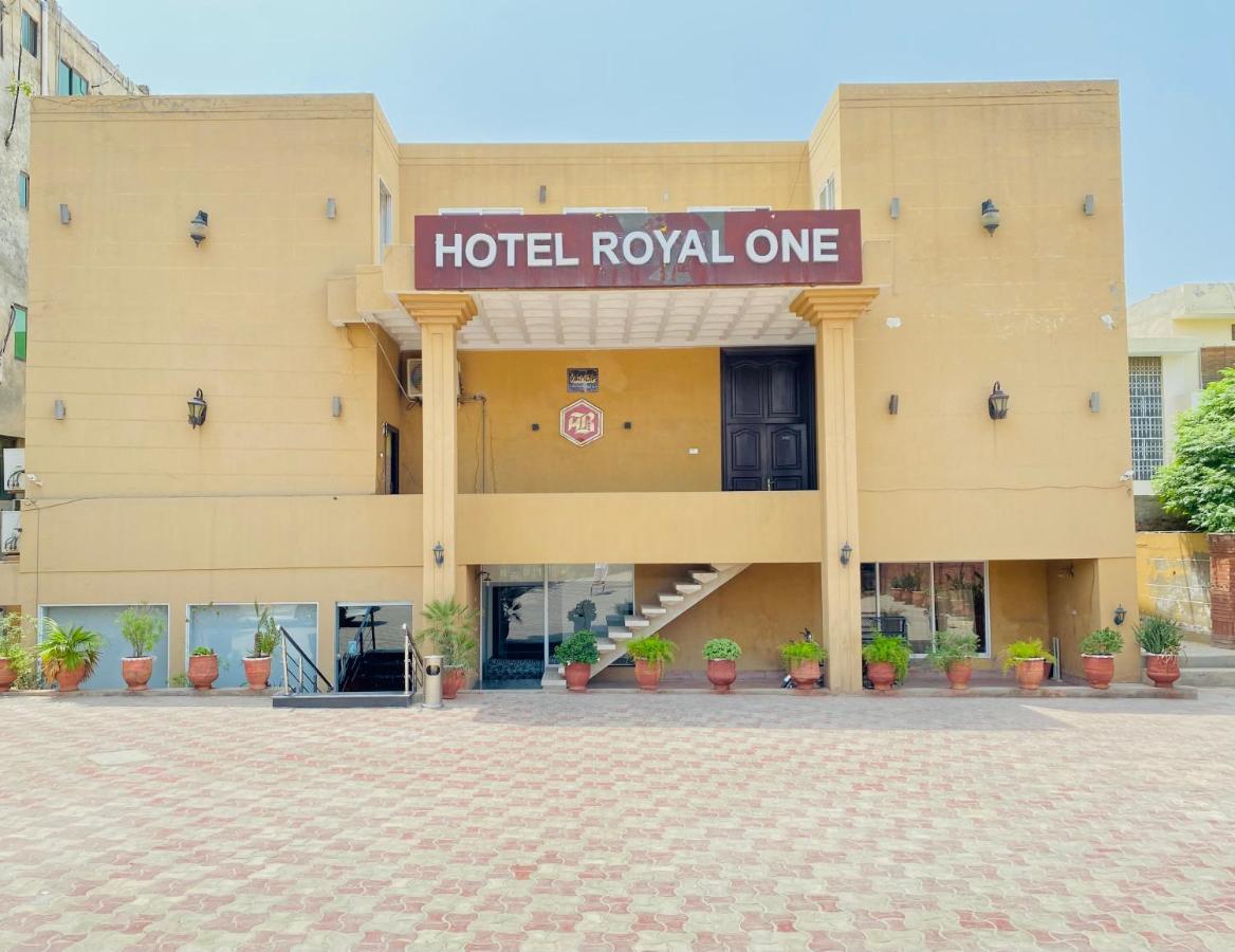 Hotel Royal One Multan Dış mekan fotoğraf