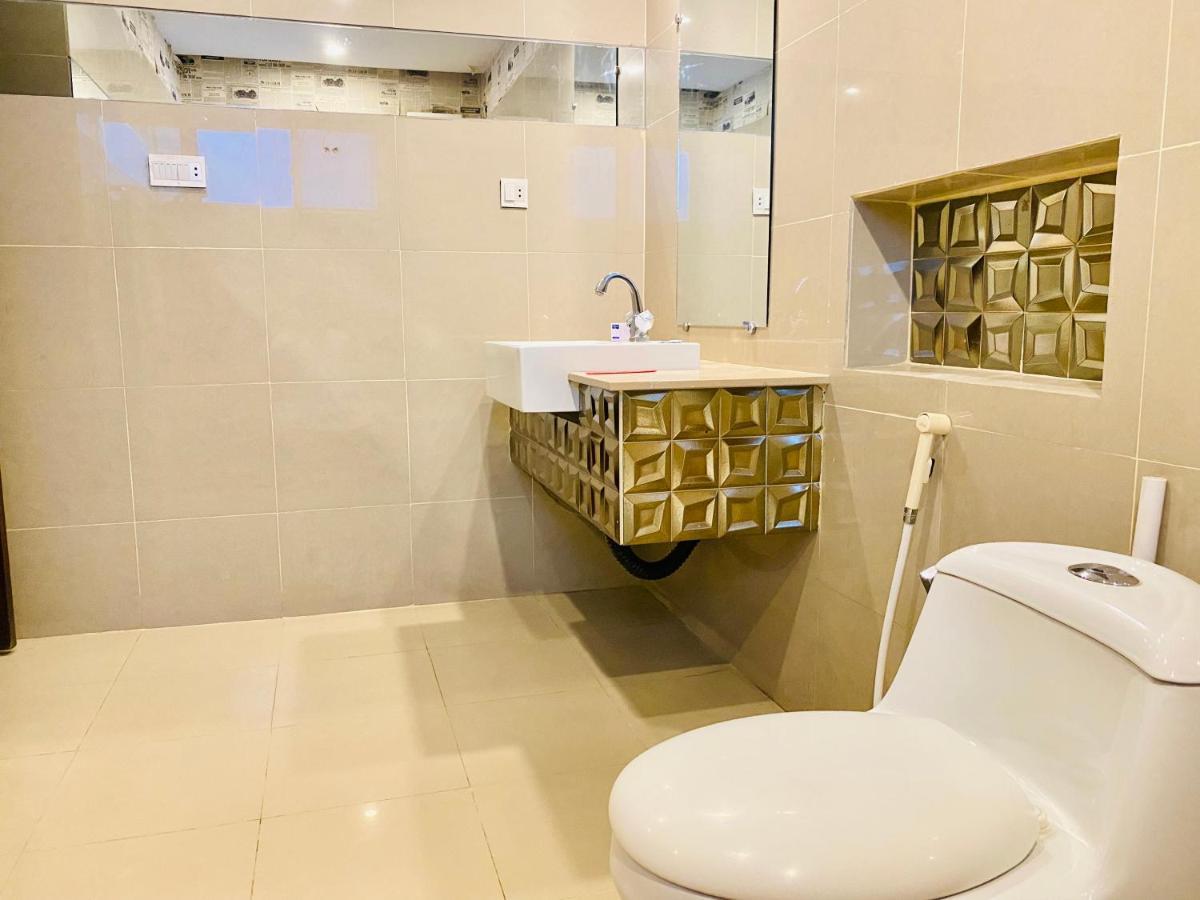 Hotel Royal One Multan Dış mekan fotoğraf